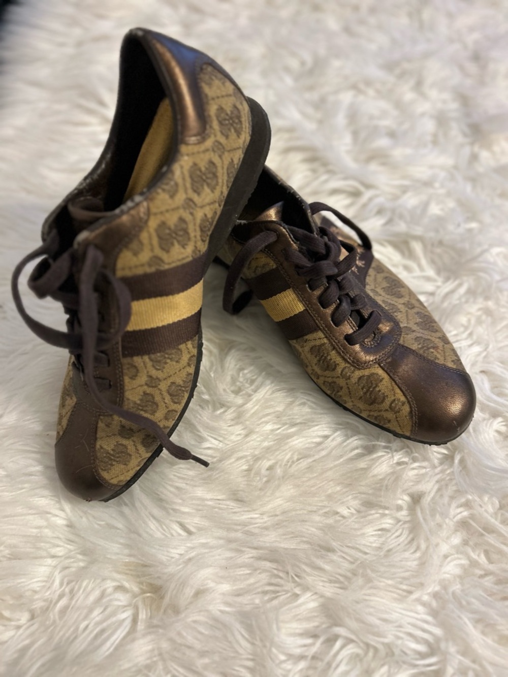 Guess Monogram Low-Top Sneakers in Brown and Tan size 9 Fabric Print and Logo